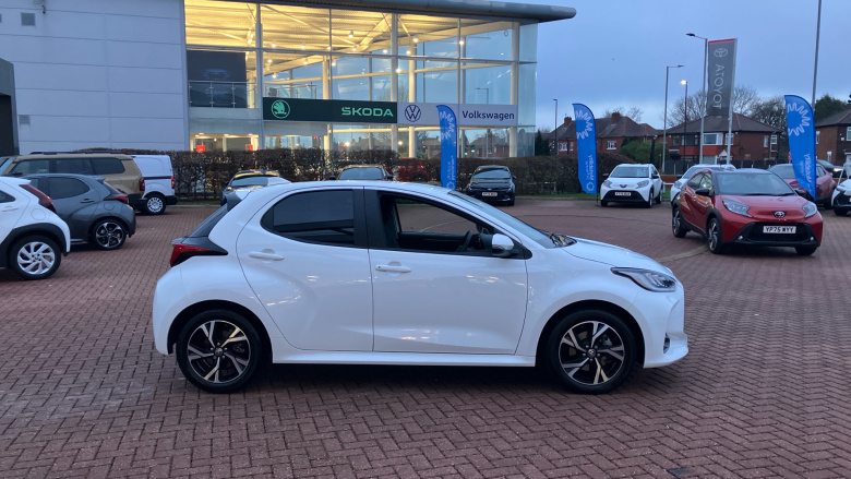 Toyota Yaris 1.5 Hybrid Design 5dr CVT Hybrid Hatchback